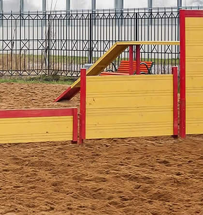 Площадки и оборудование для выгула собак